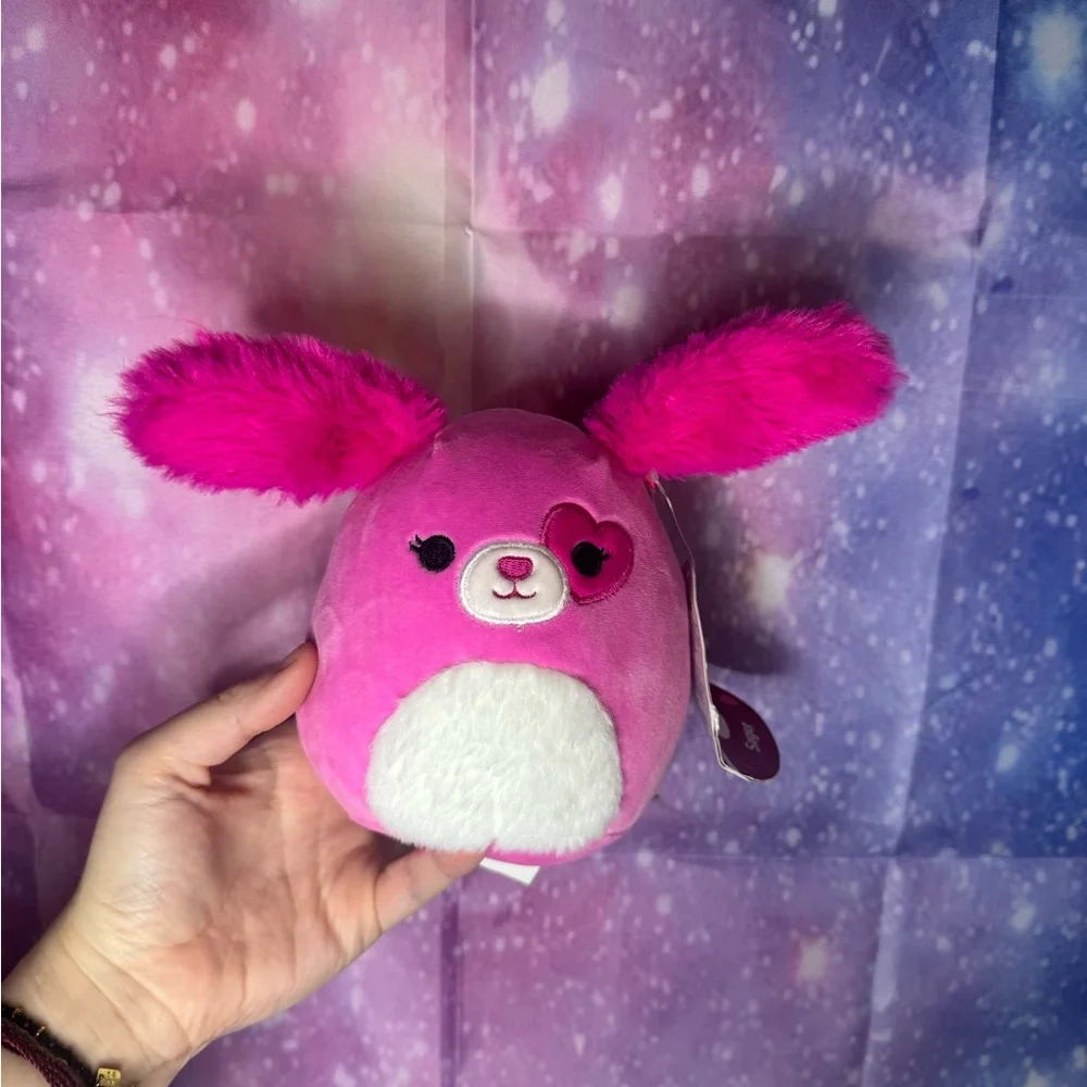New sager Valentine’s Day squishmallow 🛍